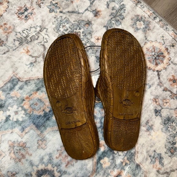 Jandals - Picture 2 of 2